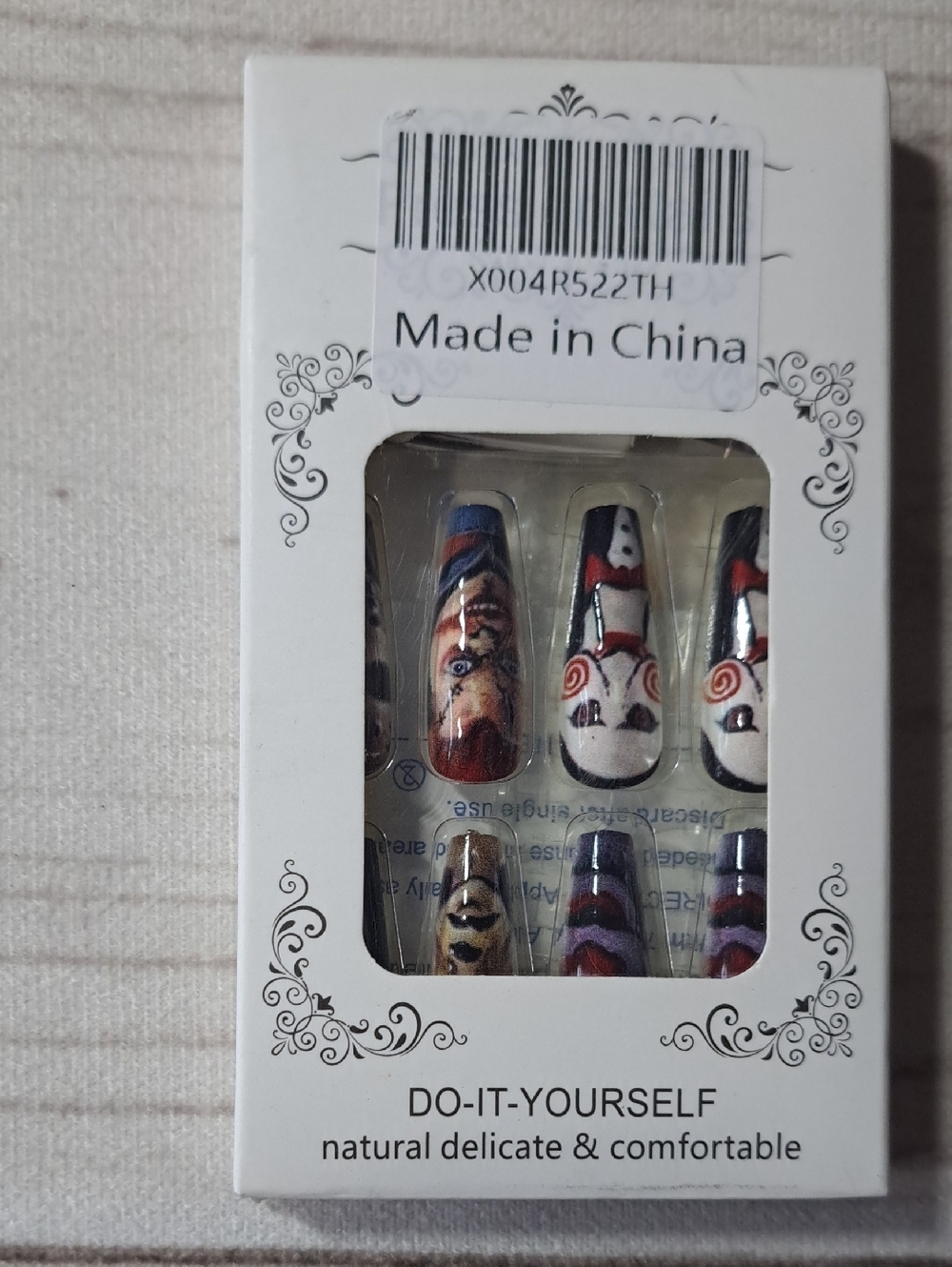 Do-It-Yourself Decorative Press-On Horror Film Nail Set